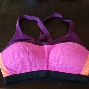 Victoria Secret Sport size 34D sports bra